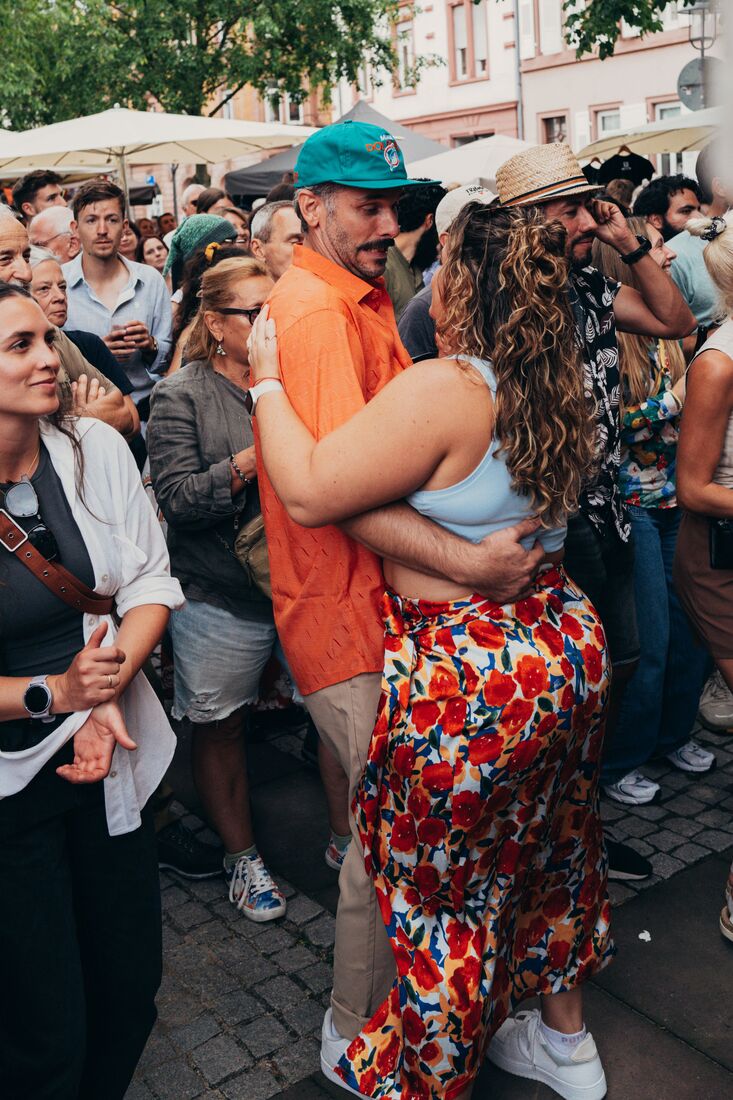 Spanisches Fest Heidelberg – tanzendes Publikum